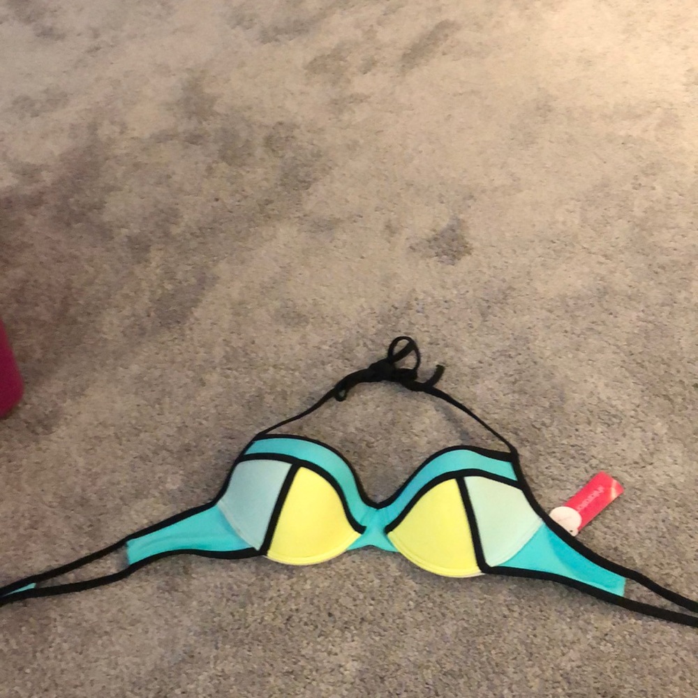 Bikini top